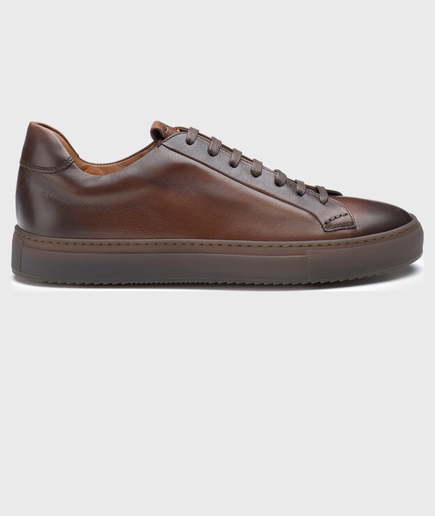 Sneakers en cuir brun
